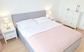 Classic Apartament - Prywatny Parking, Blisko Szpital Arkonska I Strzalowska